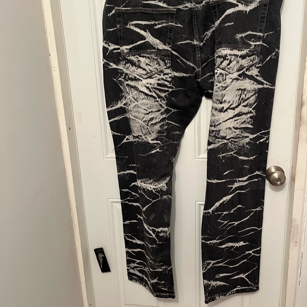 Black distressed jeans